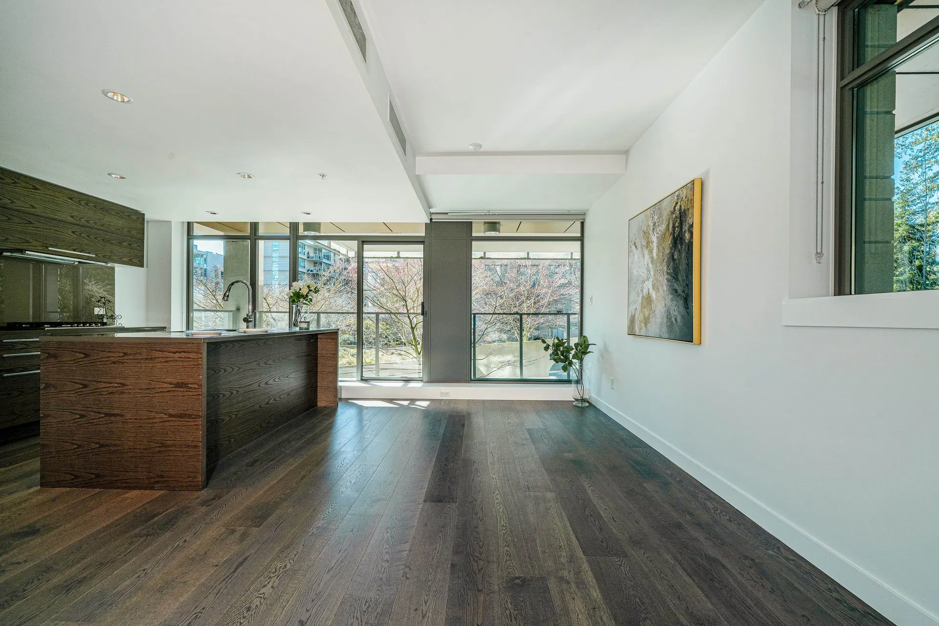 Photo 5 of 26 at #203 – 5782 Berton Avenue
