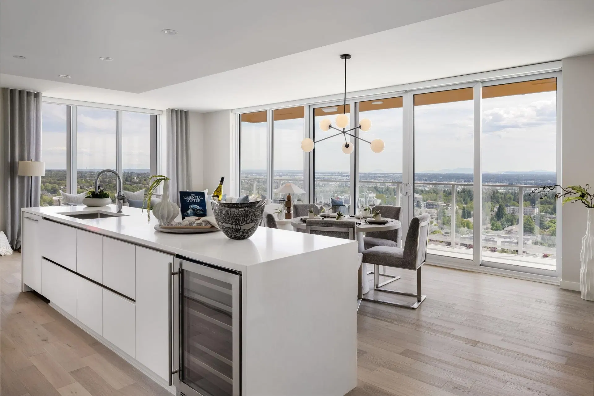 Photo 1 of 10 at #1402 – 485 W 42nd Avenue