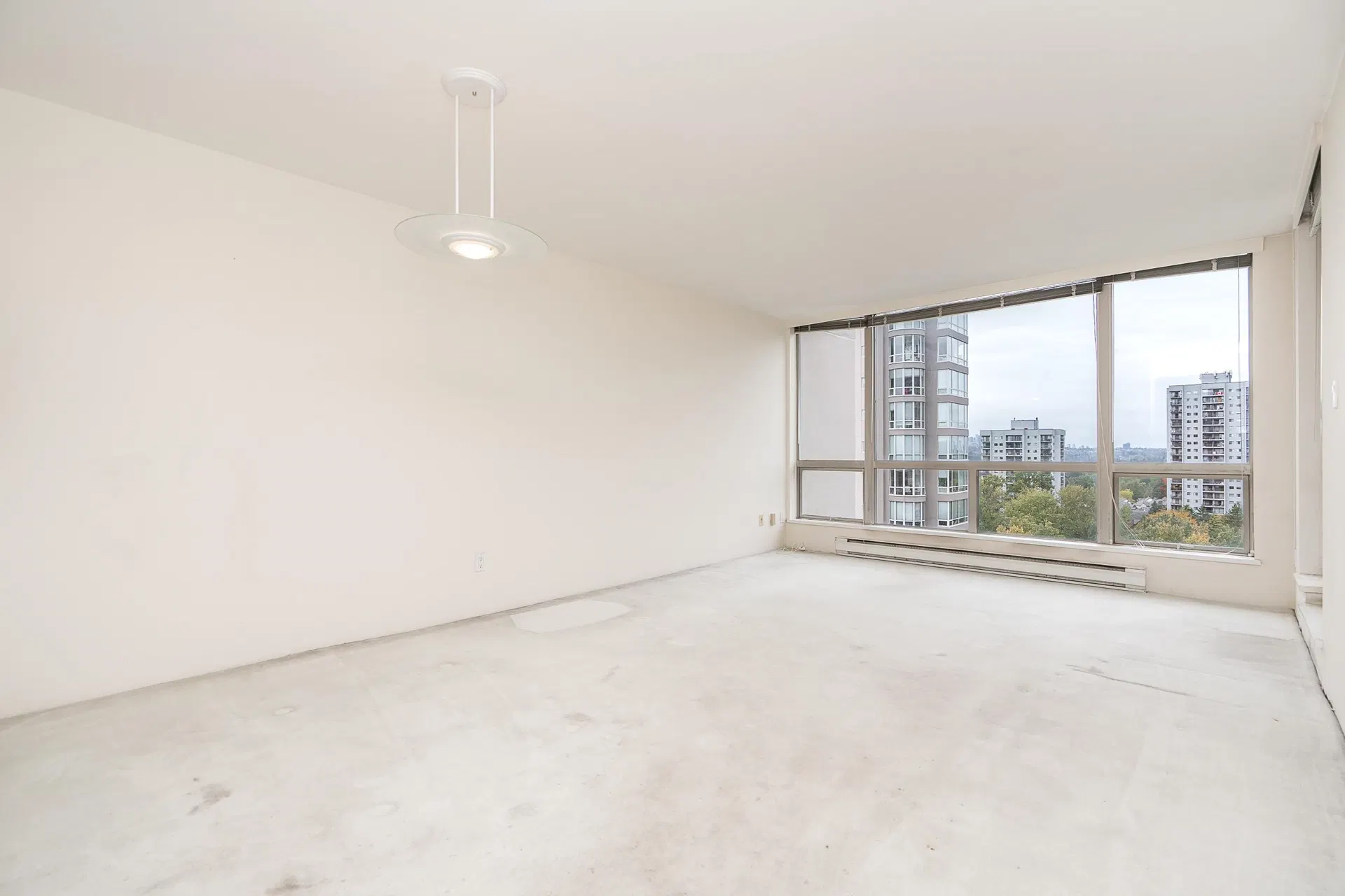 Photo 5 of 40 at #1802 – 9633 Manchester Drive