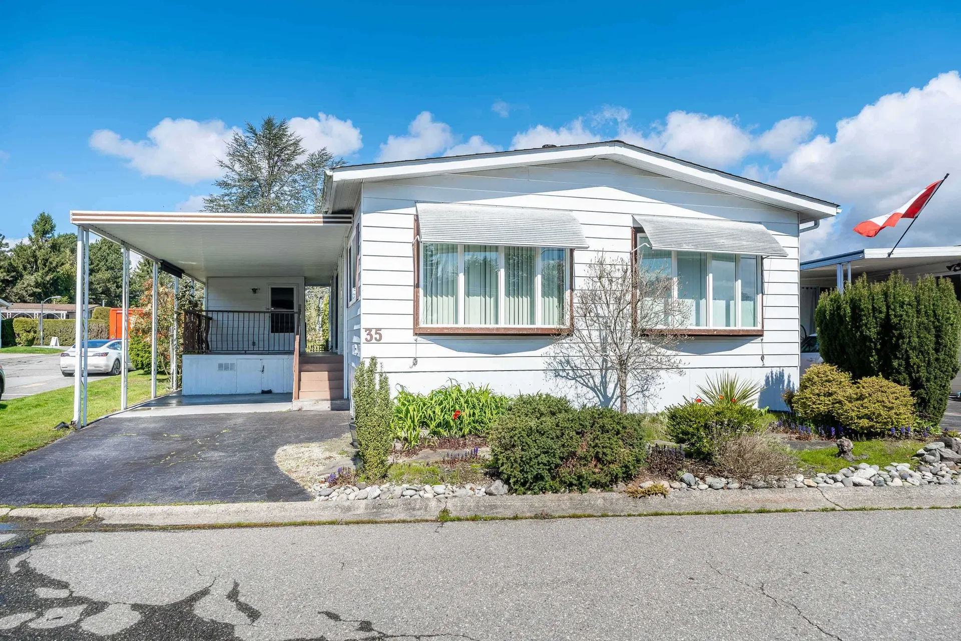 Photo 2 of 38 at #35 – 2120 King George Boulevard
