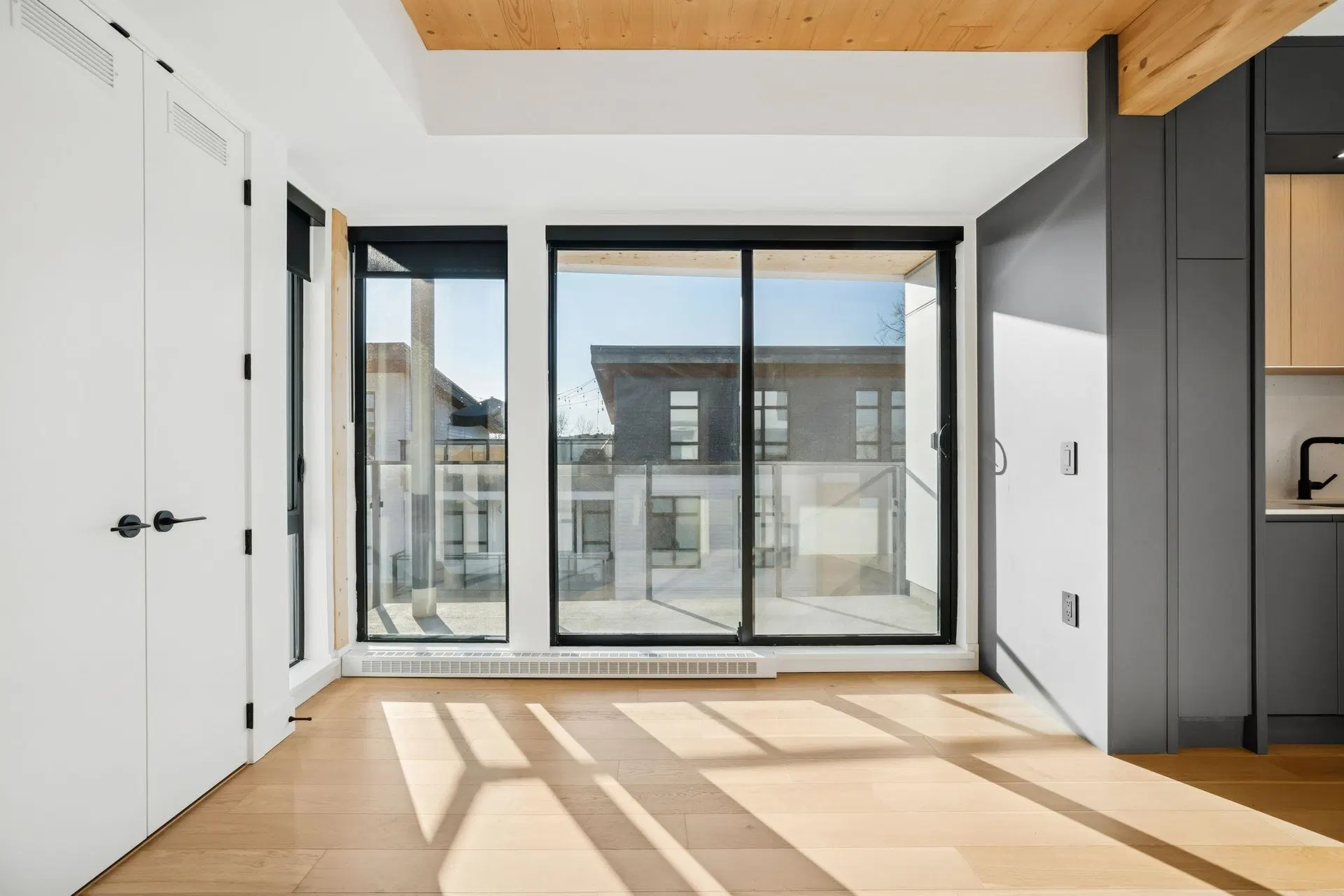 Photo 2 of 40 at #310 – 310 Salter Street