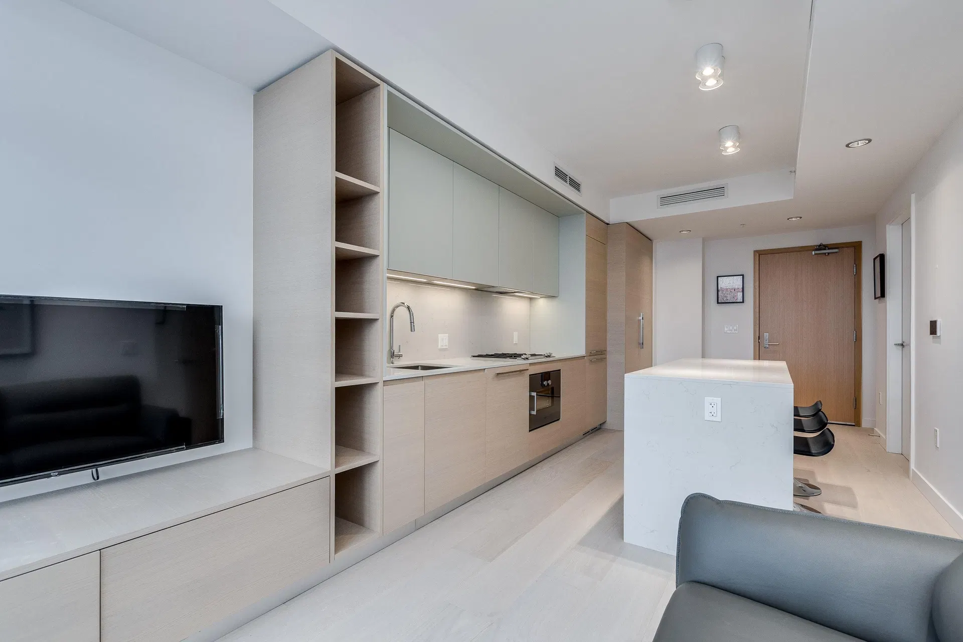 Photo 1 of 23 at #3803 – 1289 Hornby Street