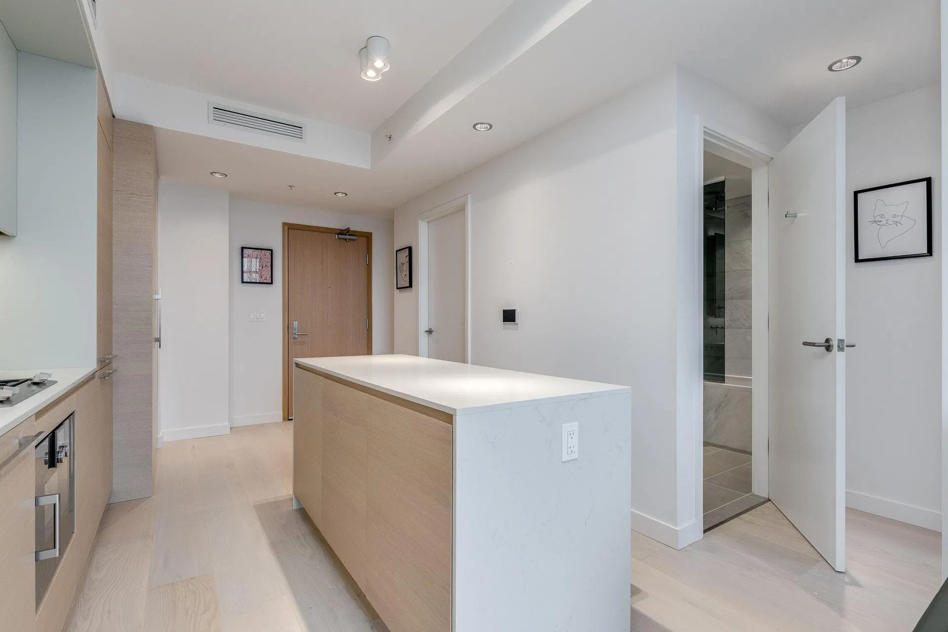 Photo 5 of 23 at #3803 – 1289 Hornby Street
