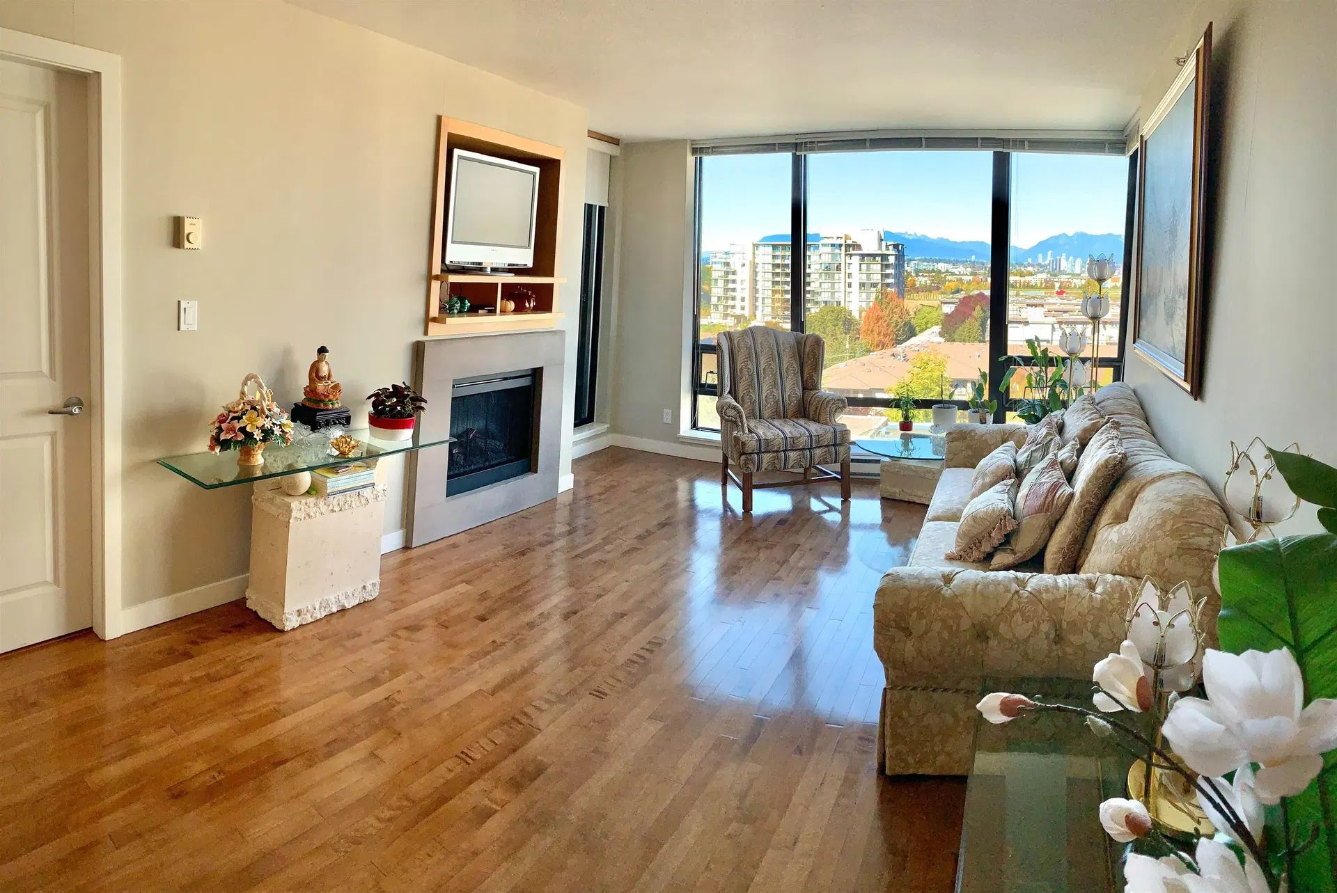 Photo 5 of 36 at #1106 – 9133 Hemlock Drive