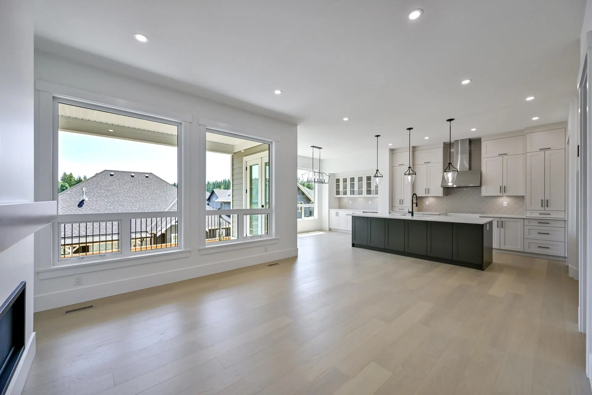 Photo 5 of 40 at 20892 35a Avenue