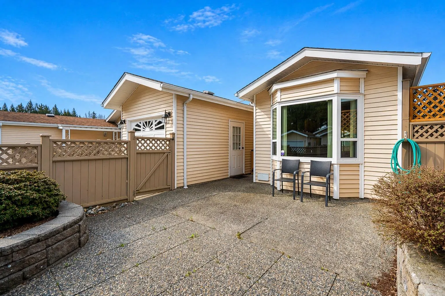 Photo 3 of 27 at #64 – 1400 164 Street