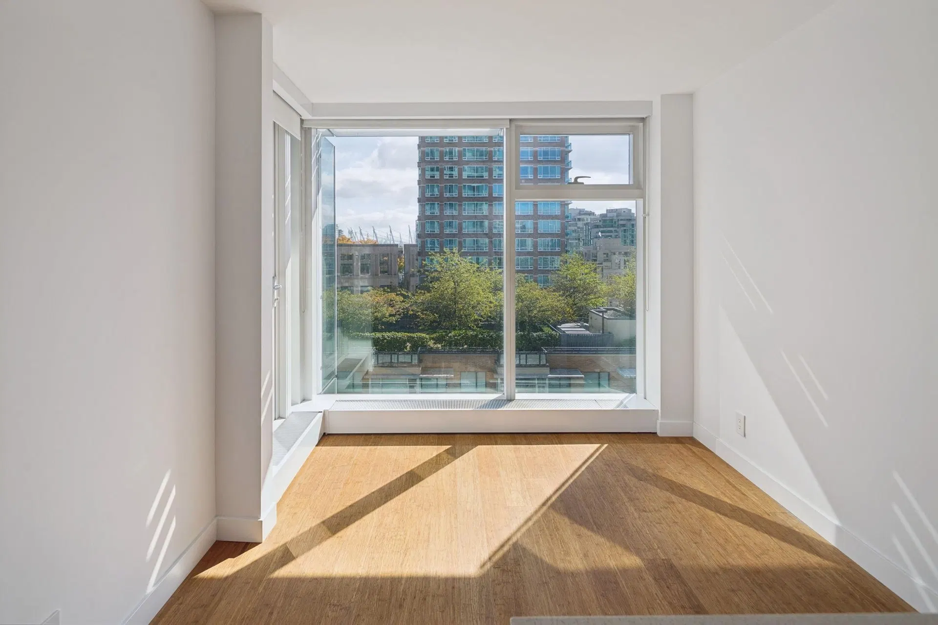 Photo 2 of 27 at #1211 – 777 Richards Street