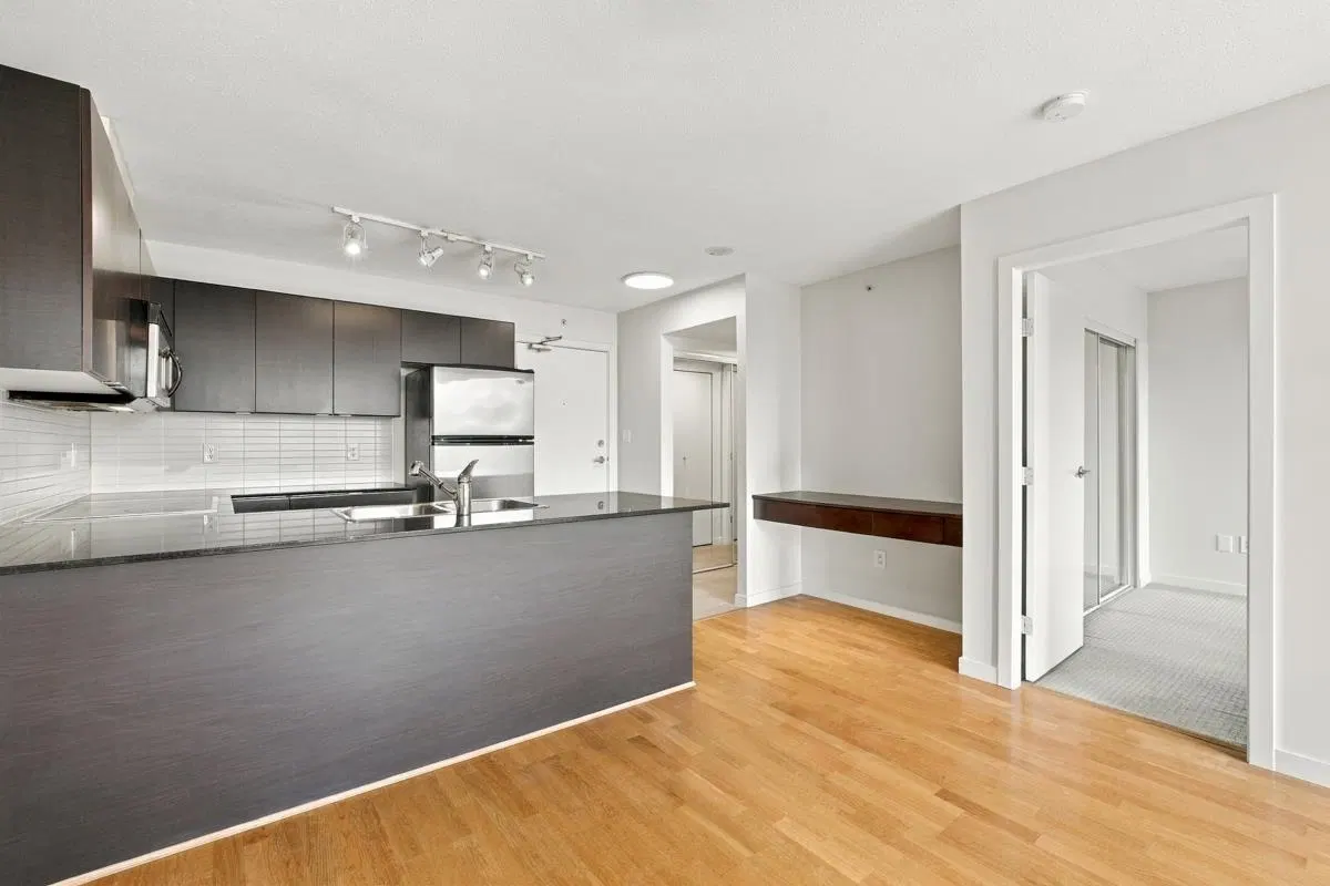 Photo 4 of 25 at #1207 – 4178 Dawson Street