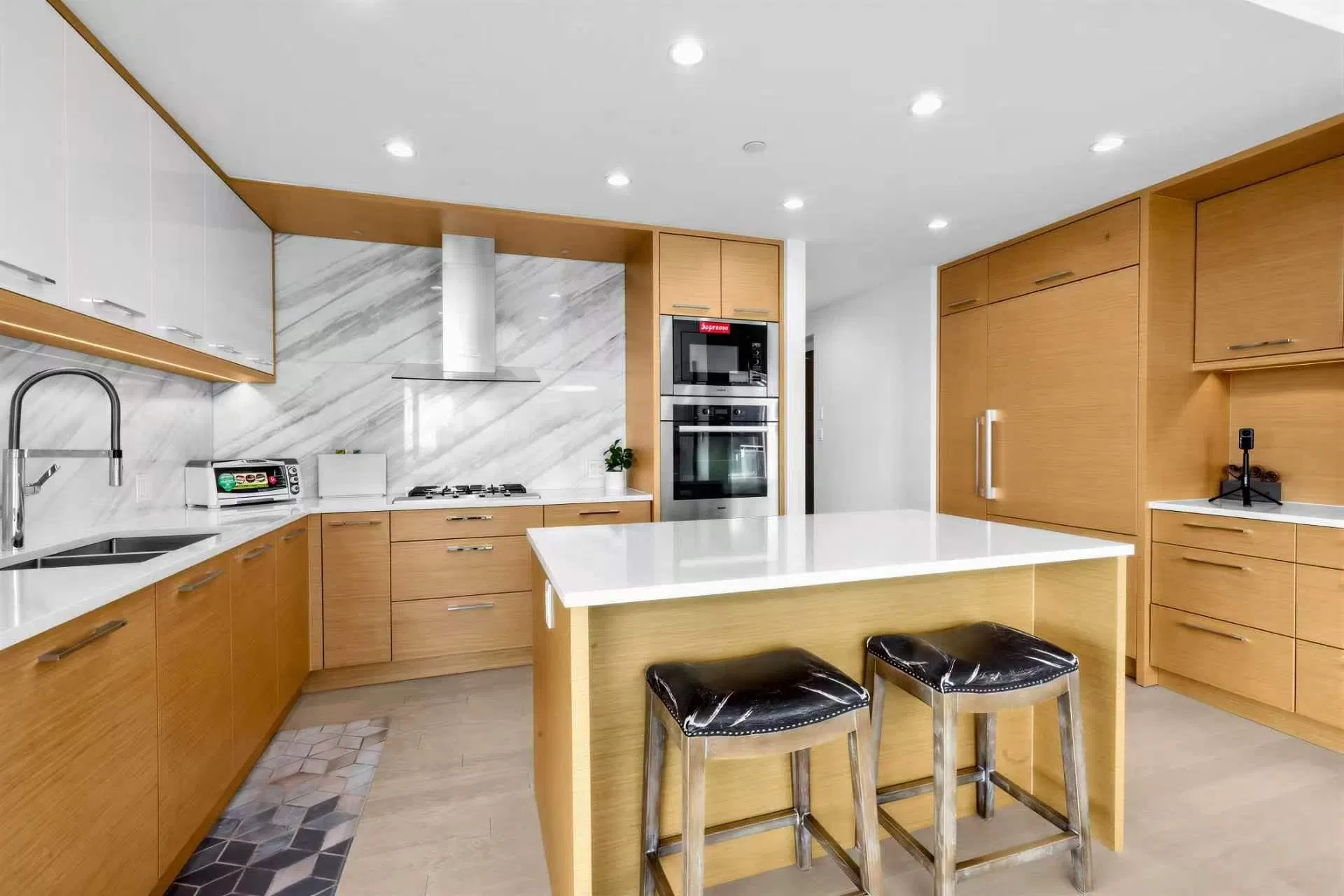 Photo 5 of 20 at #25XX – 4360 Beresford Street
