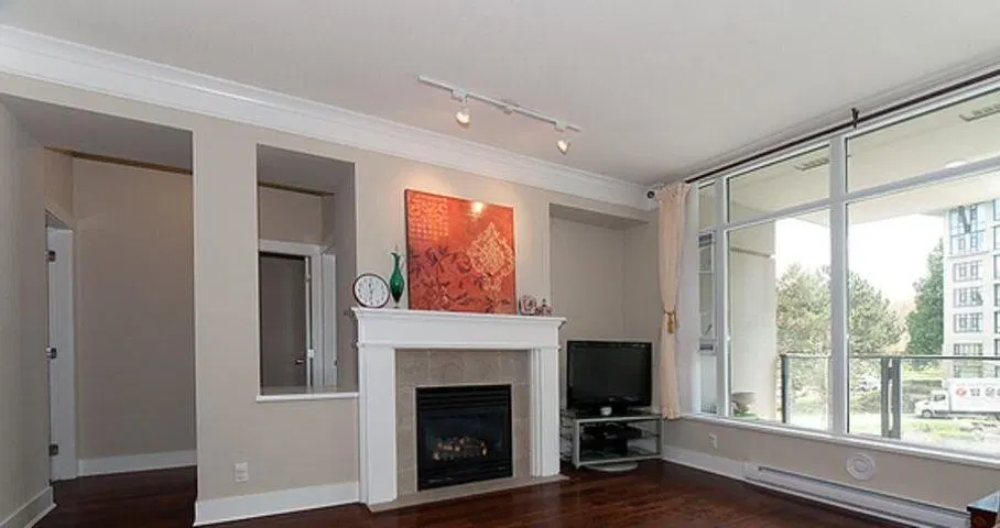 Photo 3 of 16 at #320 – 4685 Valley Drive