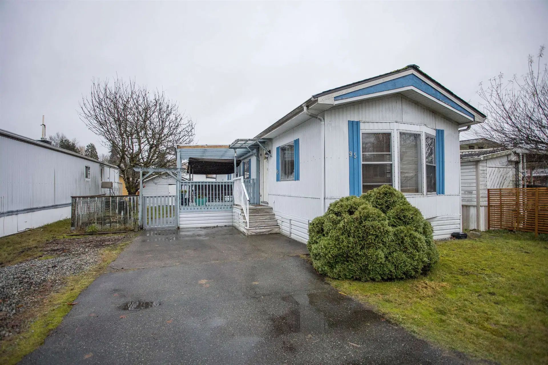 #95 – 145 King Edward Street