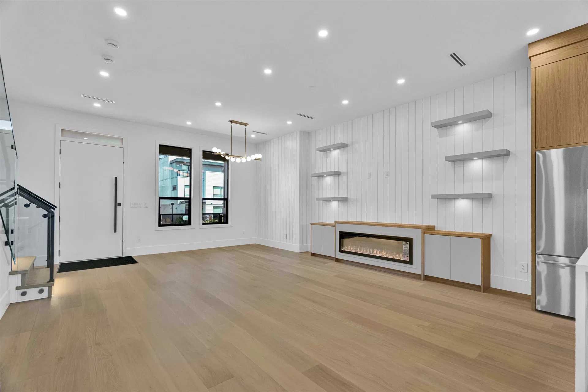 Photo 4 of 40 at 15636 23a Avenue