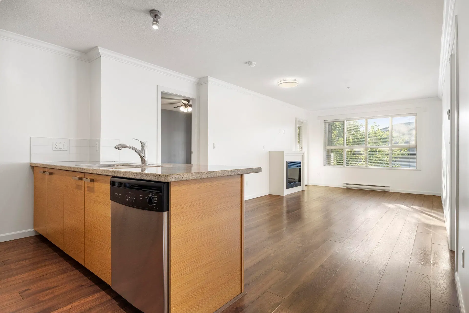 Photo 4 of 39 at #309 – 6815 188 Street