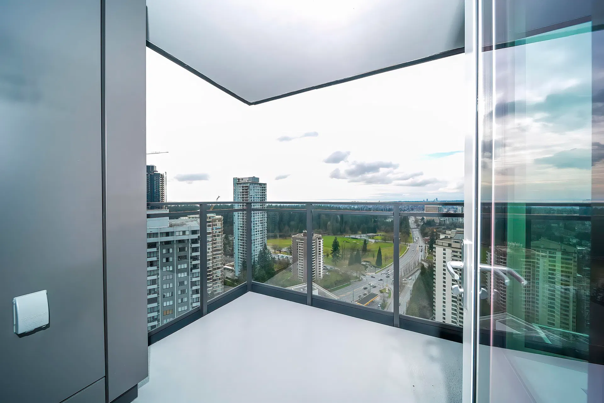 Photo 1 of 32 at #3104 – 5685 Halley Avenue