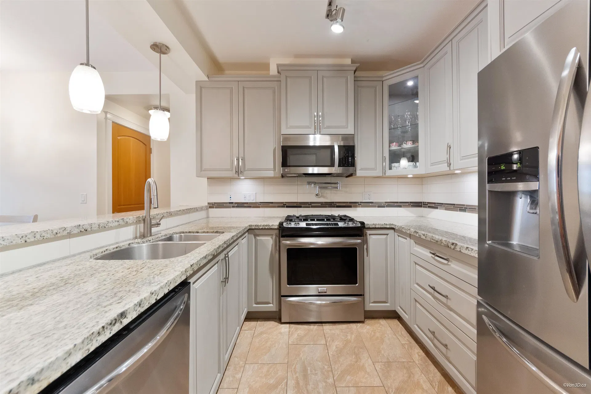 Photo 3 of 31 at #316 – 8157 207 Street