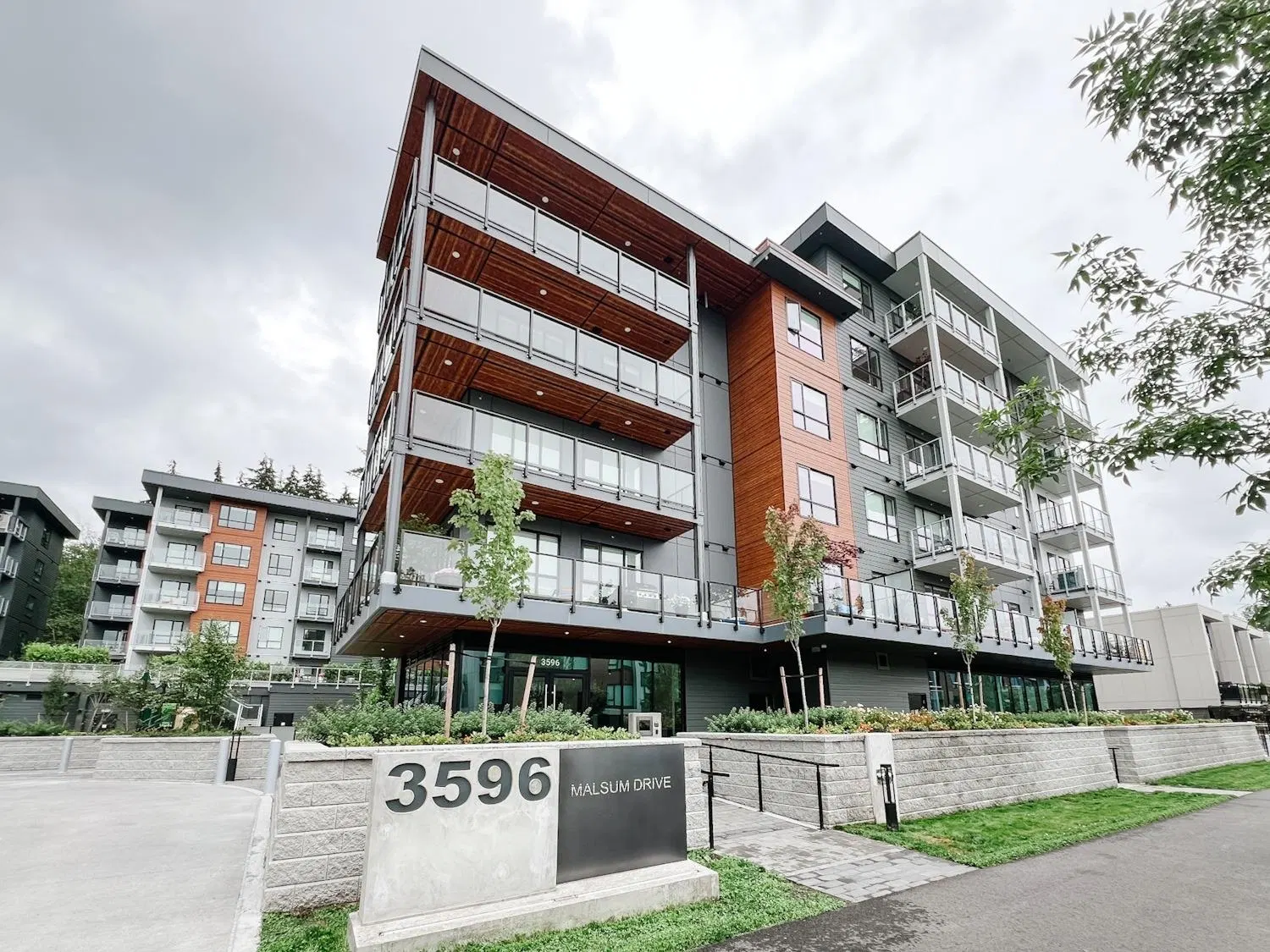 Photo 1 of 30 at #607 – 3596 Malsum Drive