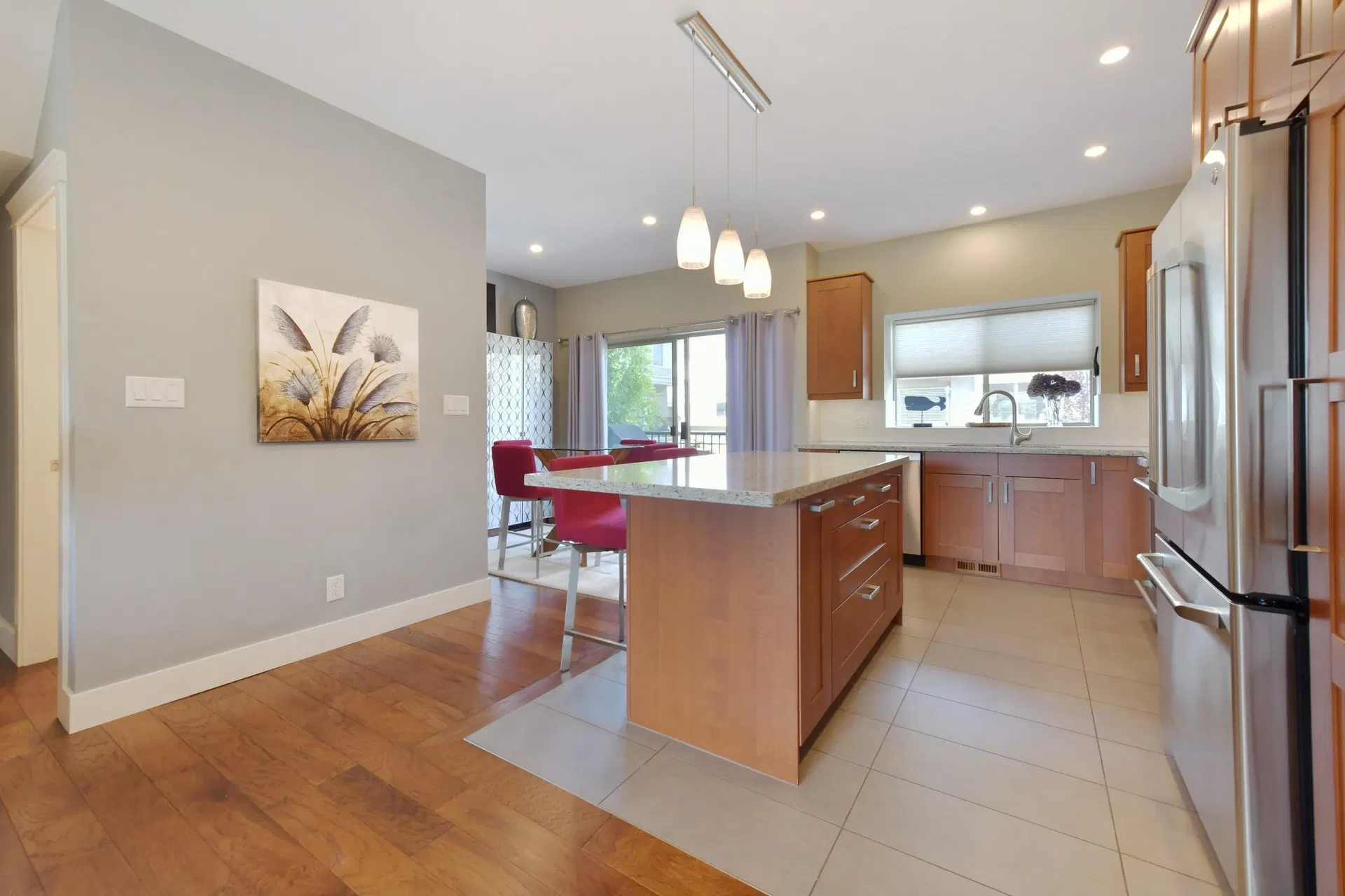 Photo 5 of 25 at 15415 Russell Avenue