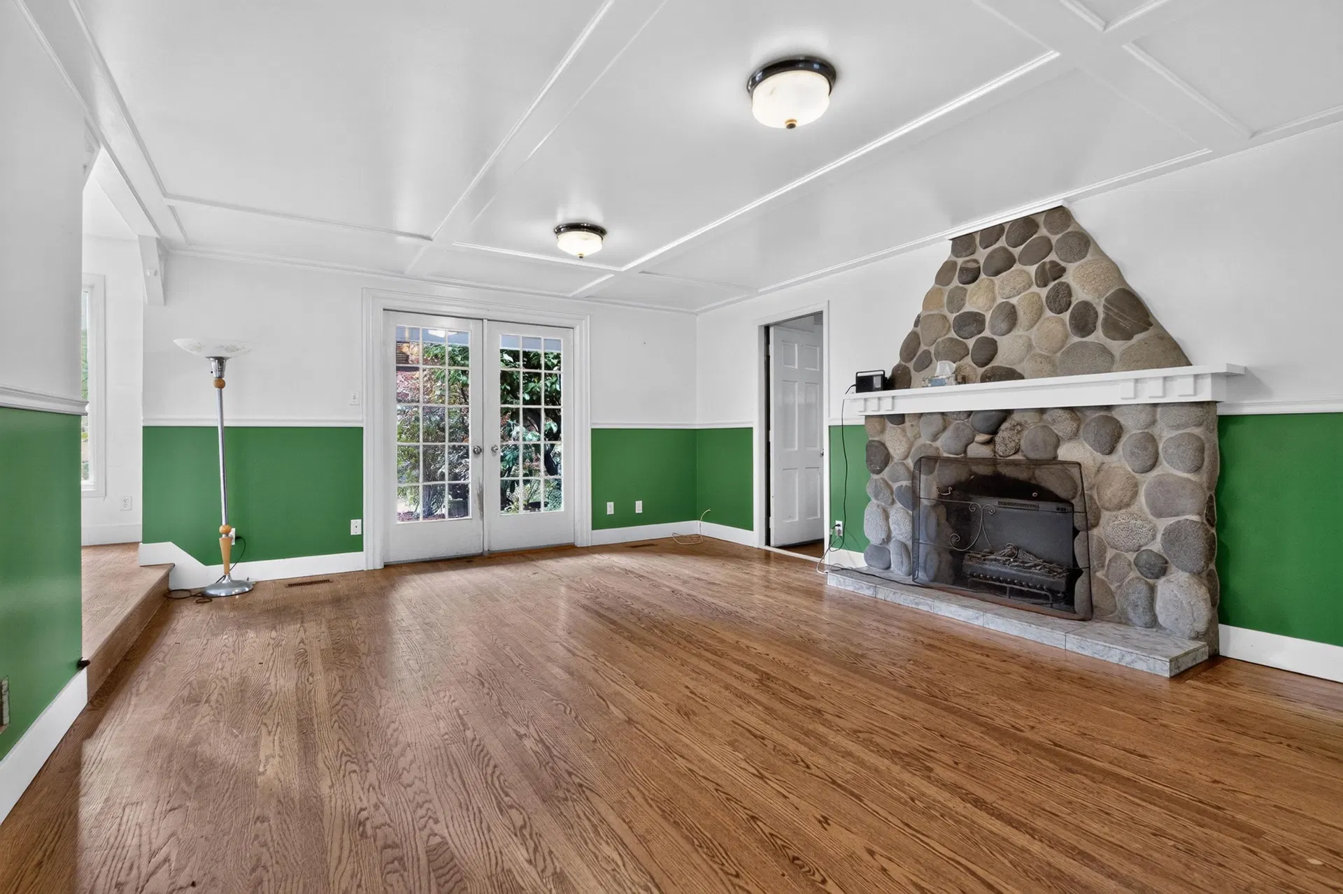 Photo 5 of 22 at 2555 128 Street