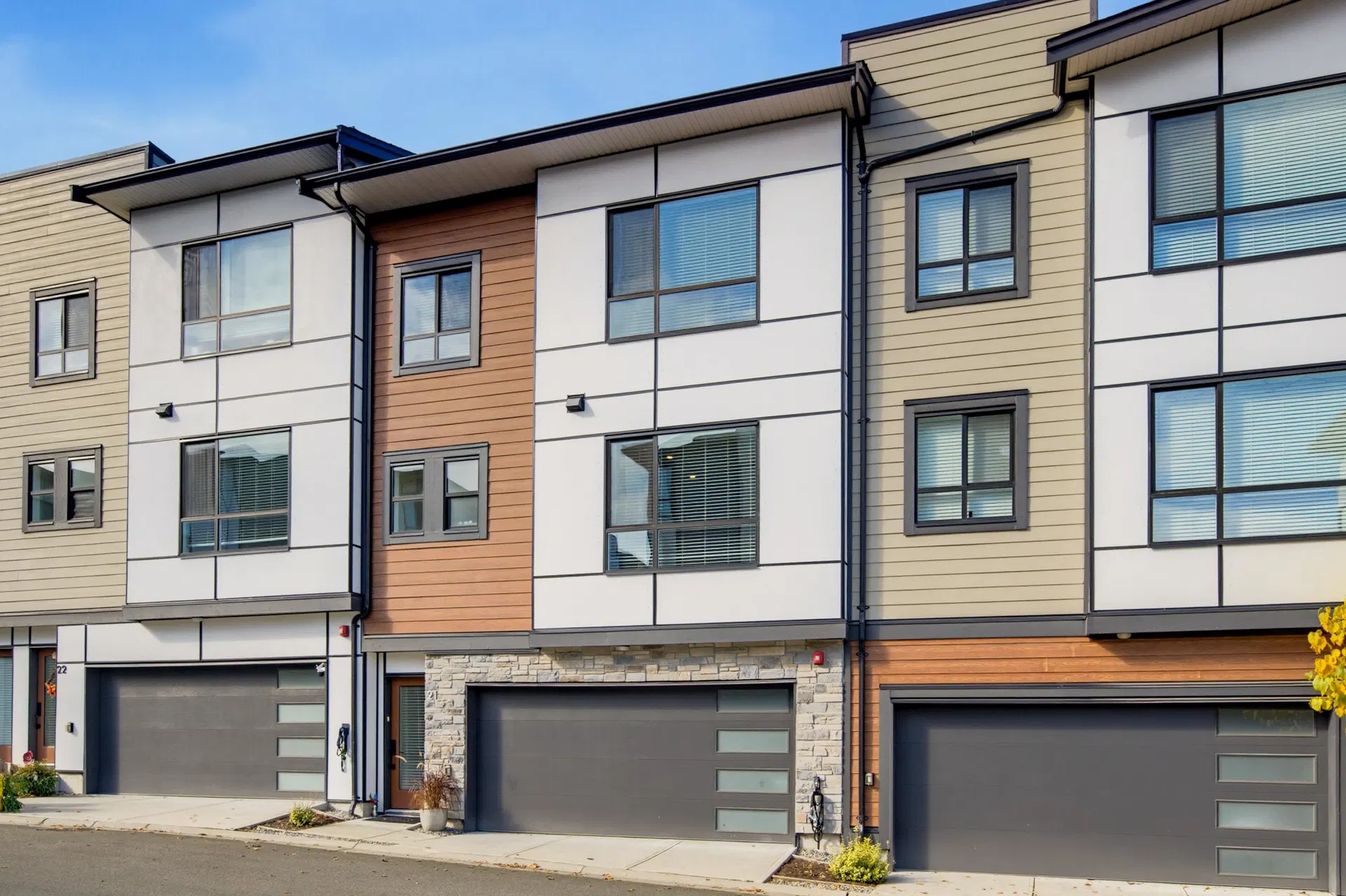 #21 – 20150 81 Avenue