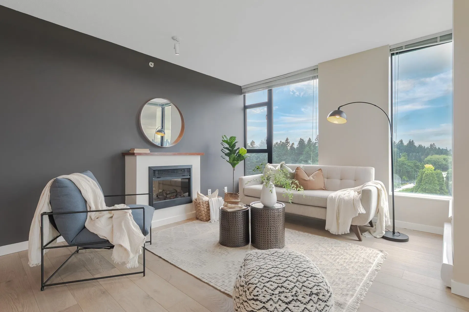 Photo 1 of 33 at #2203 – 15 E Royal Avenue