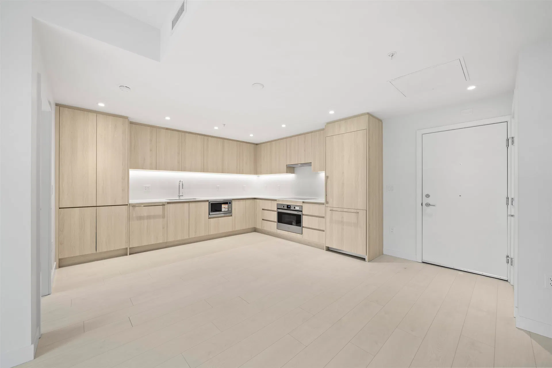 Photo 5 of 39 at #111 – 4928 Quebec Street