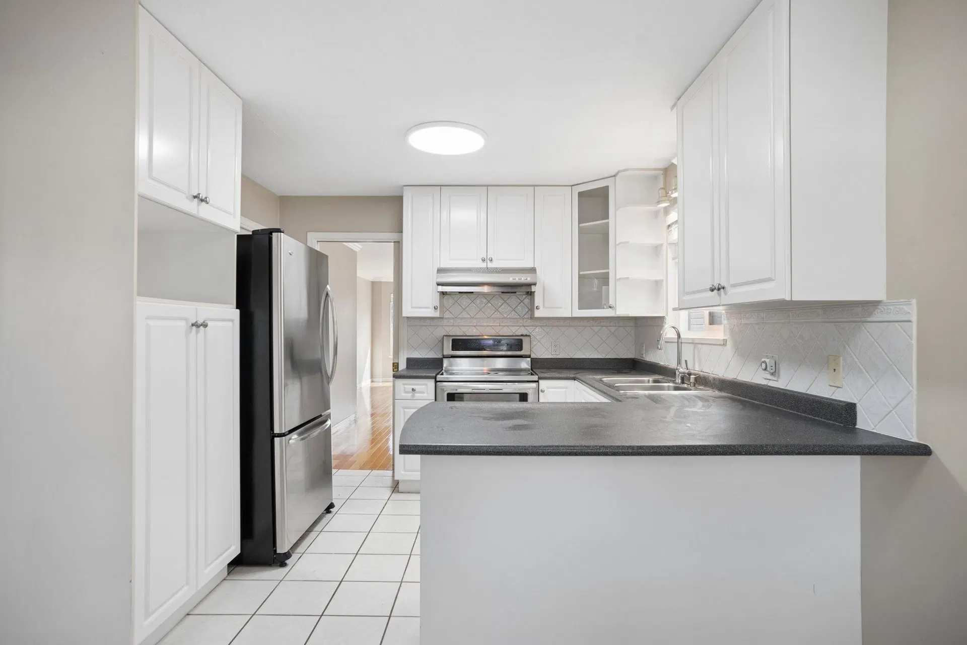 Photo 5 of 33 at 785 E 50th Avenue