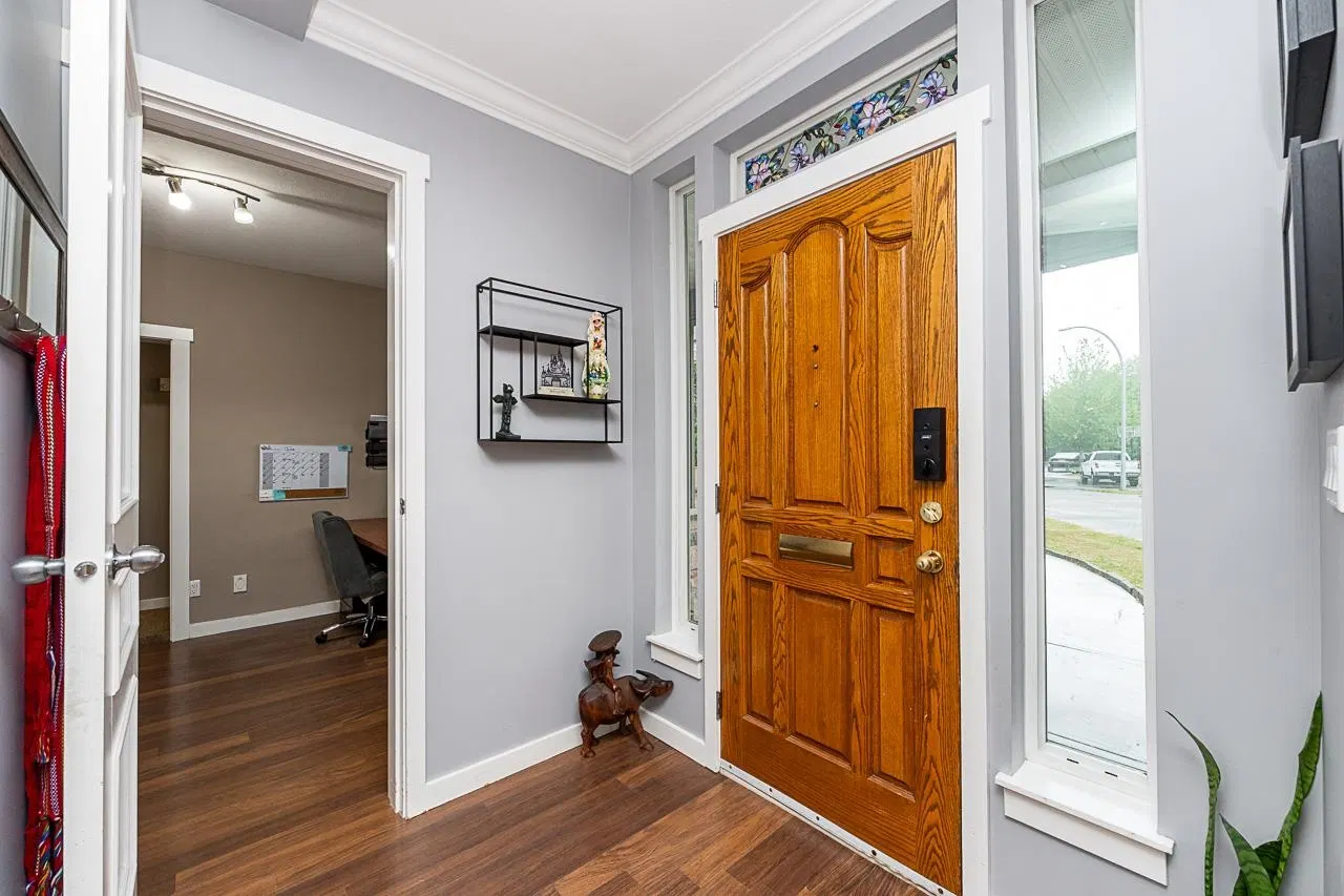Photo 3 of 39 at 27144 25a Avenue