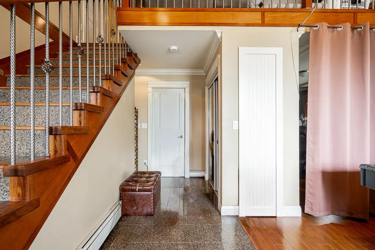 Photo 4 of 38 at 1403 Canil Avenue