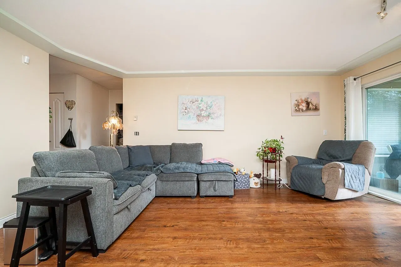 Photo 4 of 36 at #209 – 20443 53 Avenue