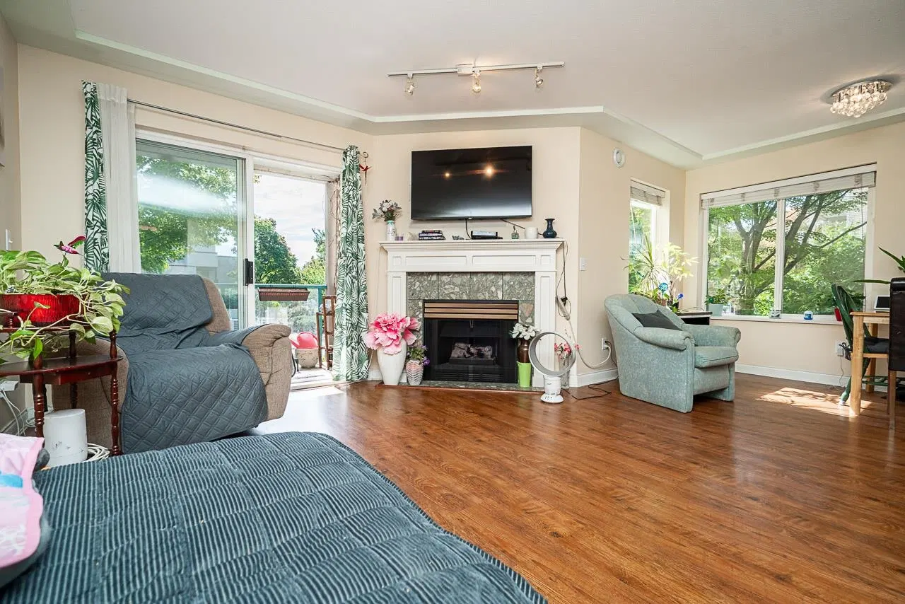 Photo 5 of 36 at #209 – 20443 53 Avenue