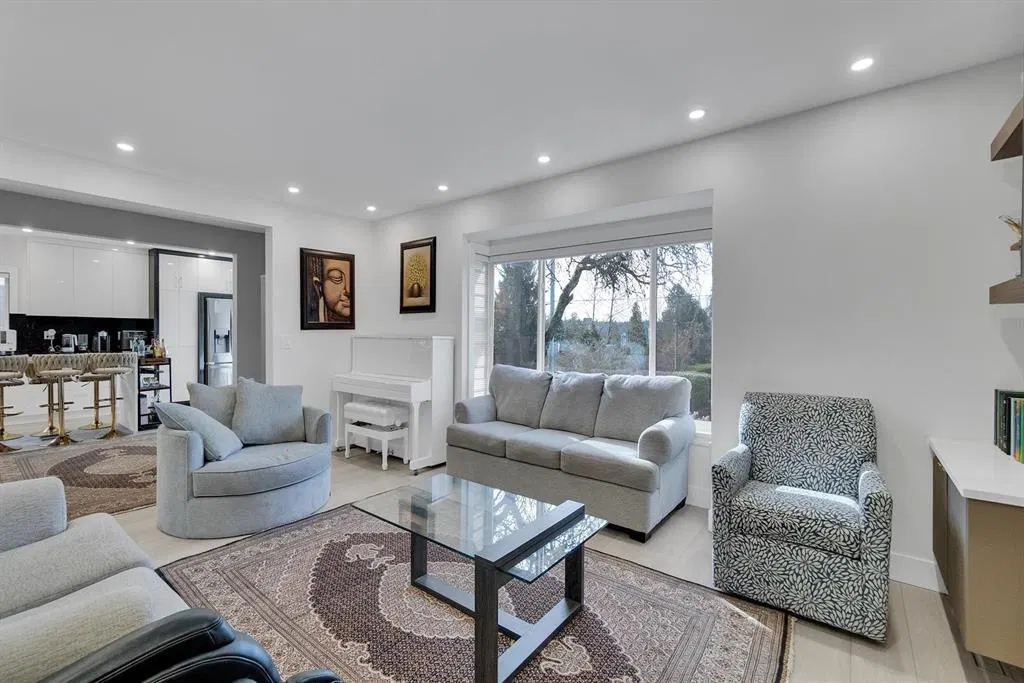 Photo 5 of 35 at 1921 Fulton Avenue