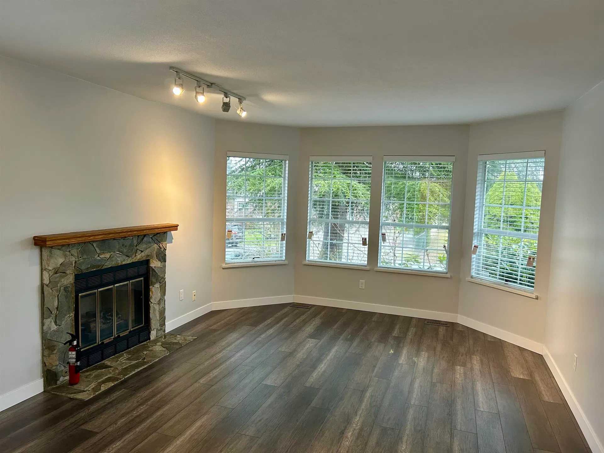Photo 2 of 17 at 9419 159 Street