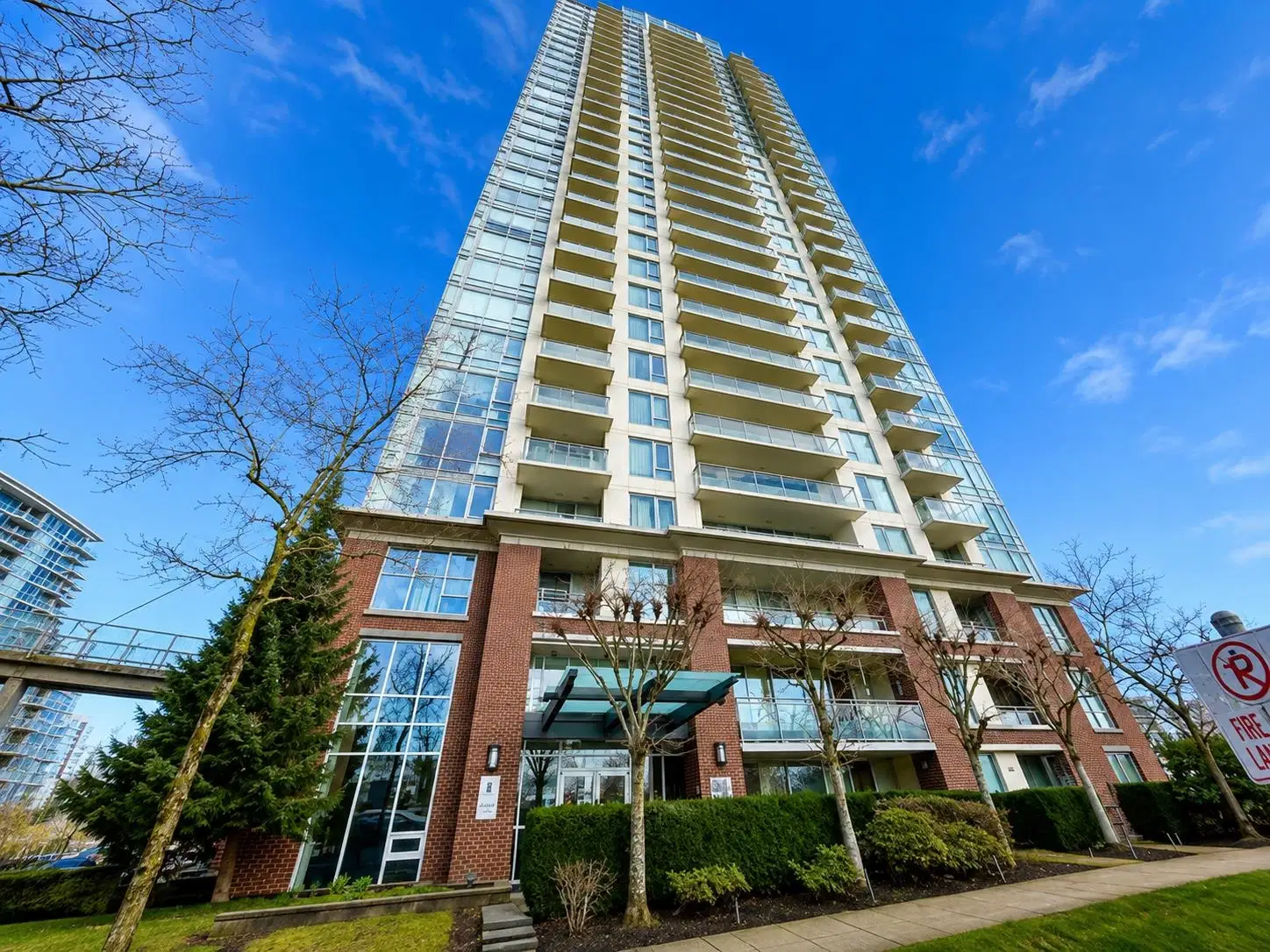 #909 – 9888 Cameron Street
