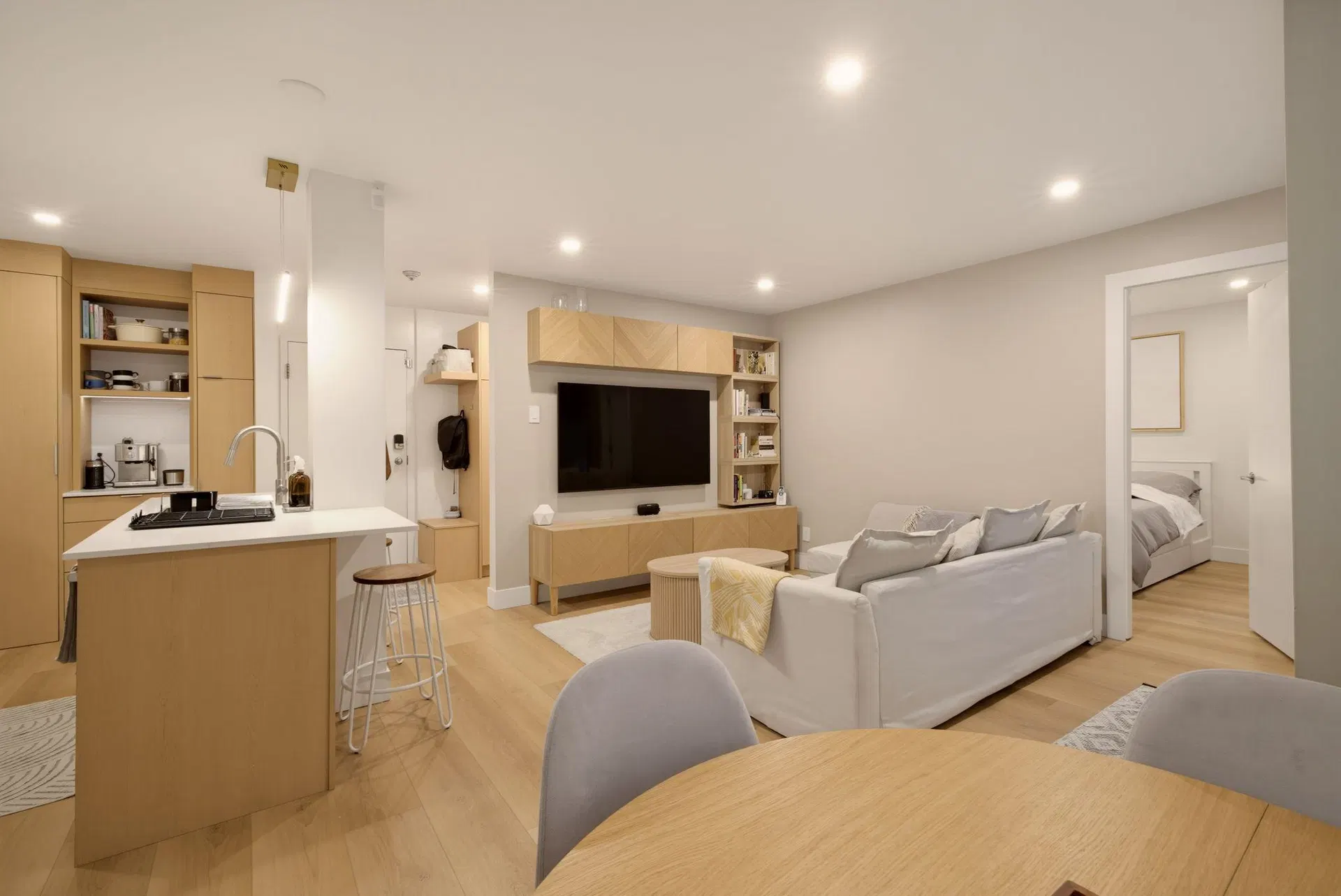 #204 – 1345 Comox Street