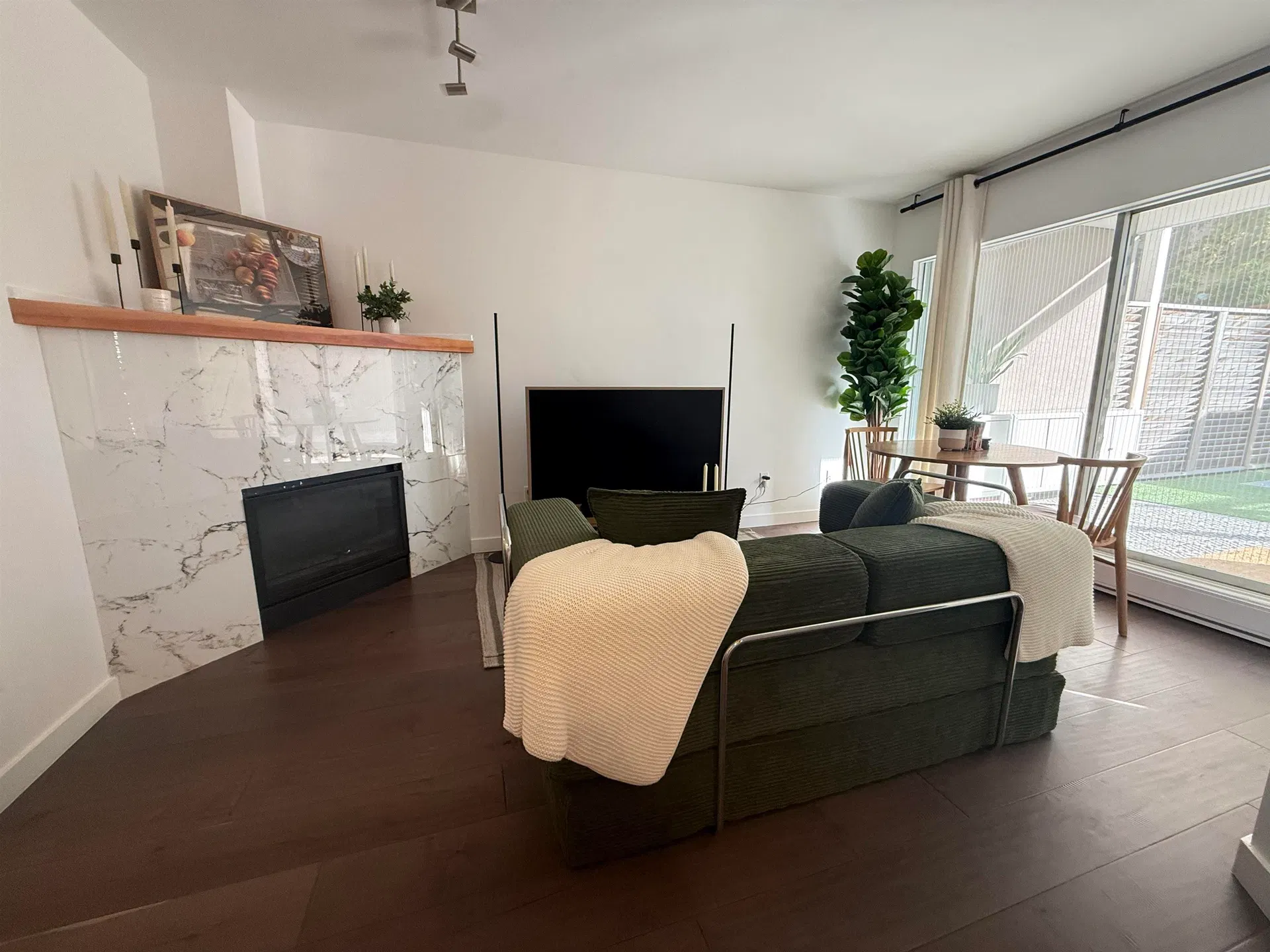 Photo 3 of 24 at #102 – 985 W 10th Avenue