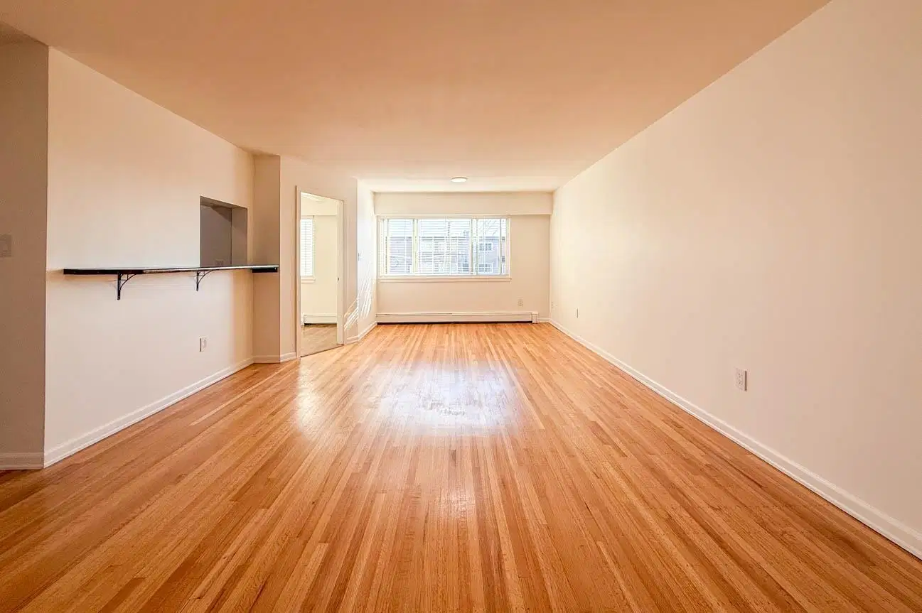 #107 – 461 16 Street