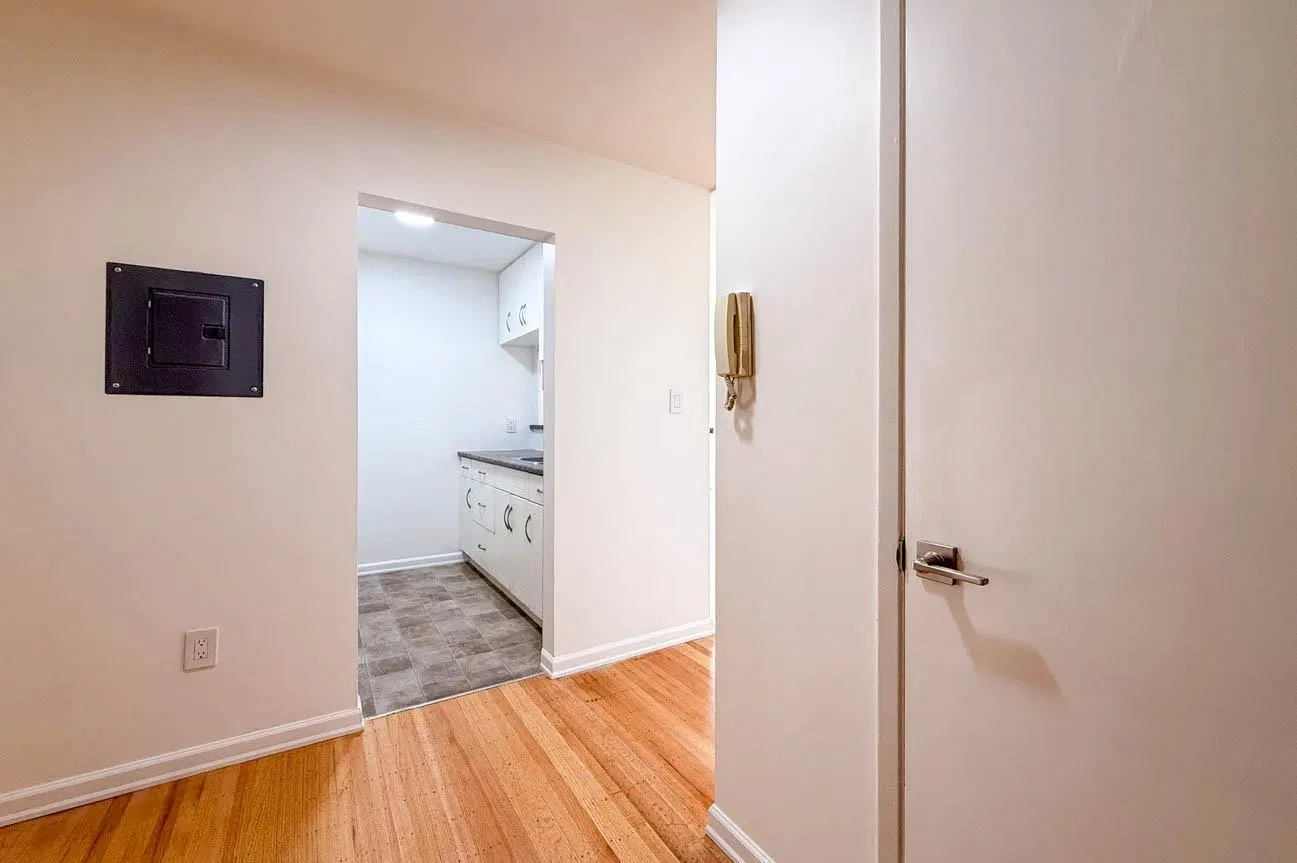 Photo 2 of 29 at #107 – 461 W 16 Street
