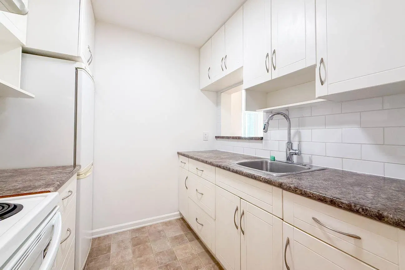 Photo 5 of 29 at #107 – 461 W 16 Street