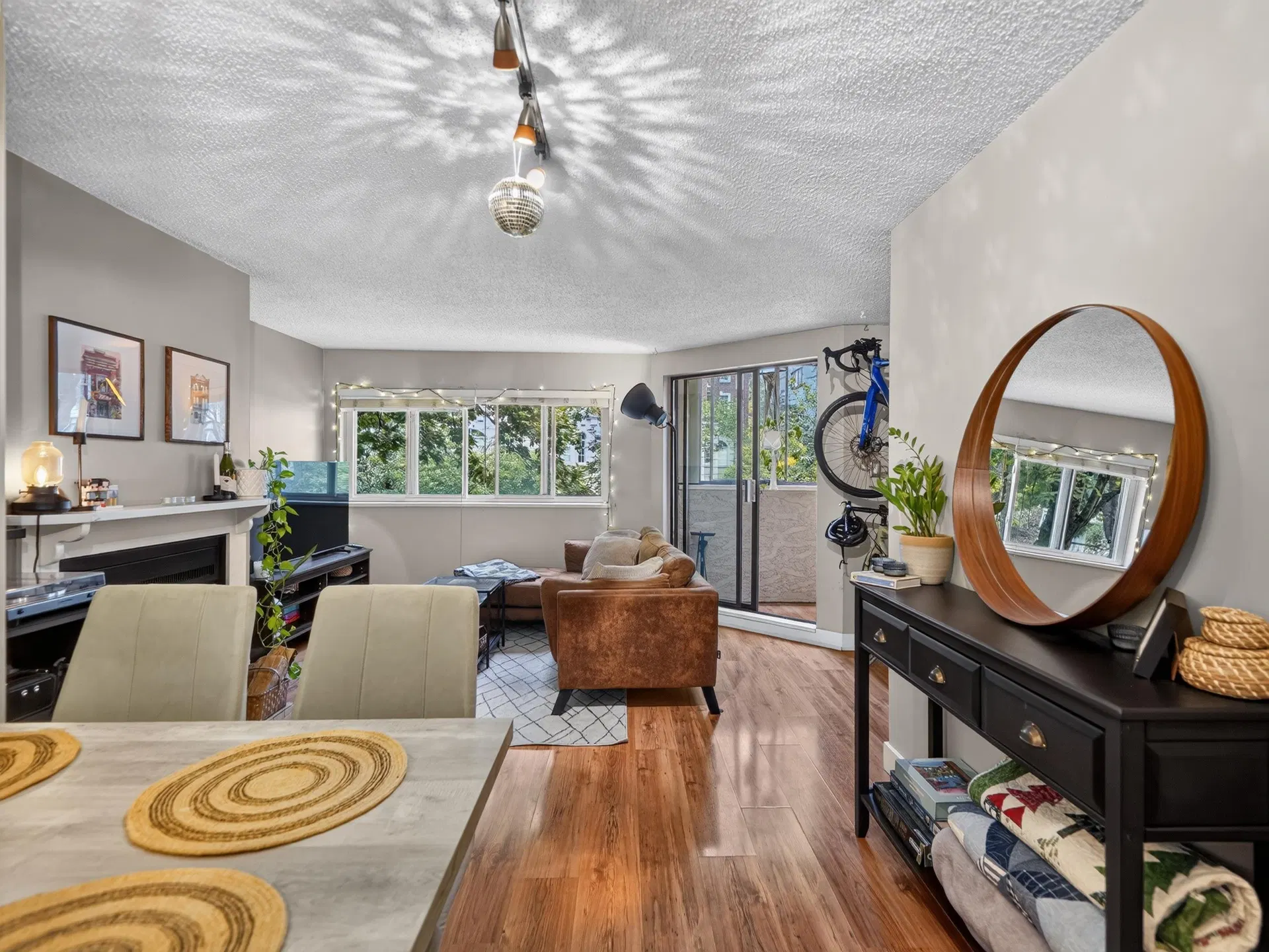 Photo 3 of 28 at #202 – 936 Bute Street