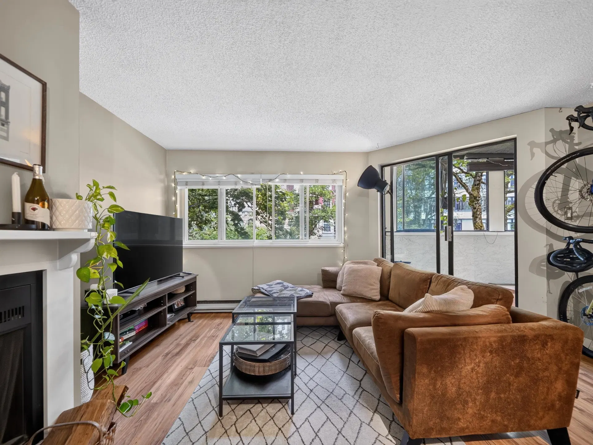 Photo 4 of 28 at #202 – 936 Bute Street