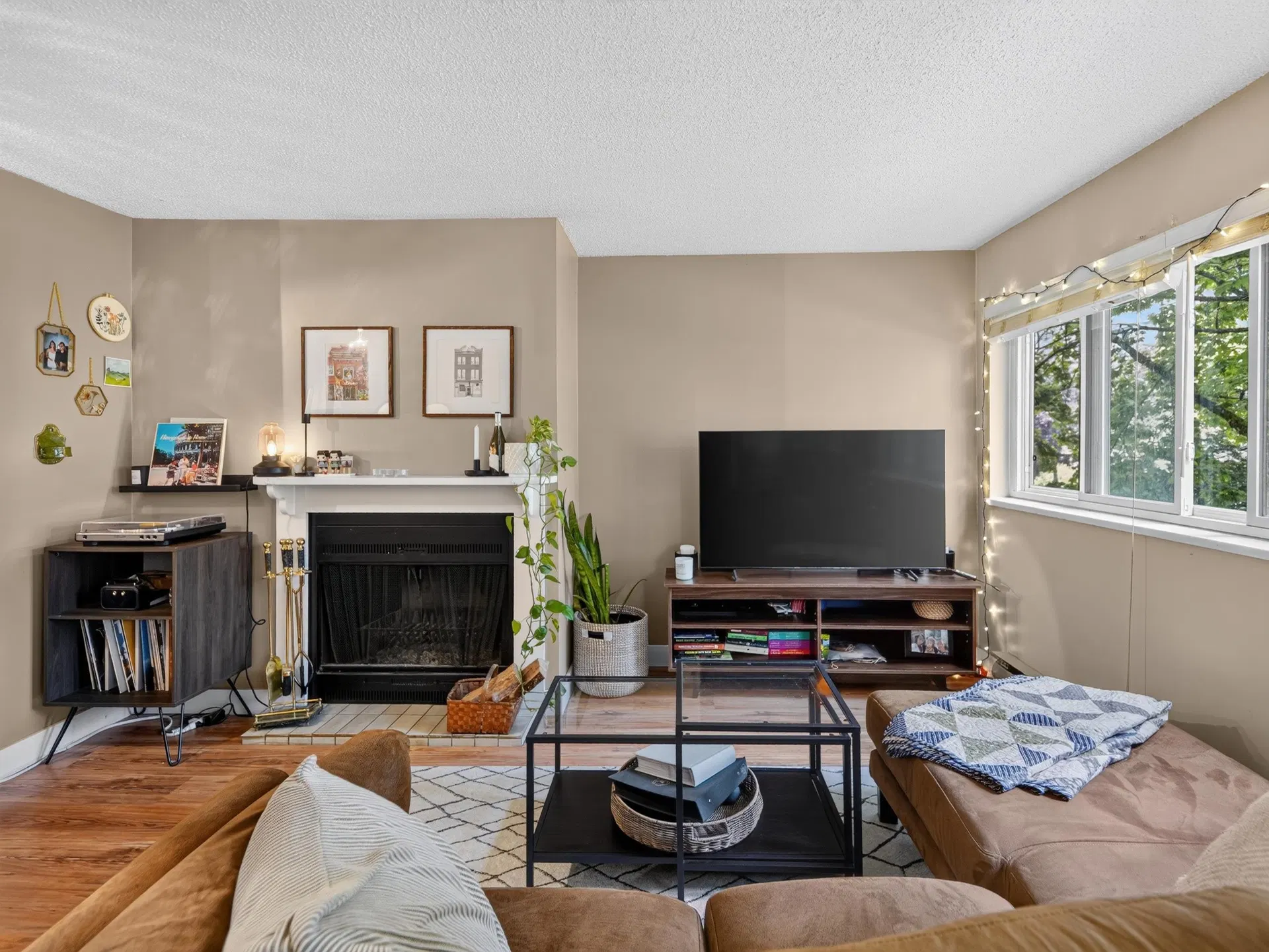 Photo 5 of 28 at #202 – 936 Bute Street