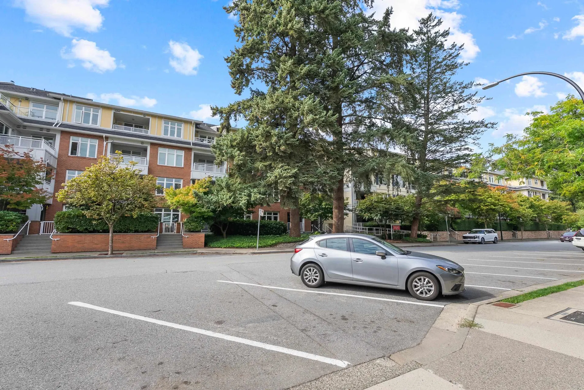 Photo 3 of 22 at #407 – 2368 Marpole Avenue