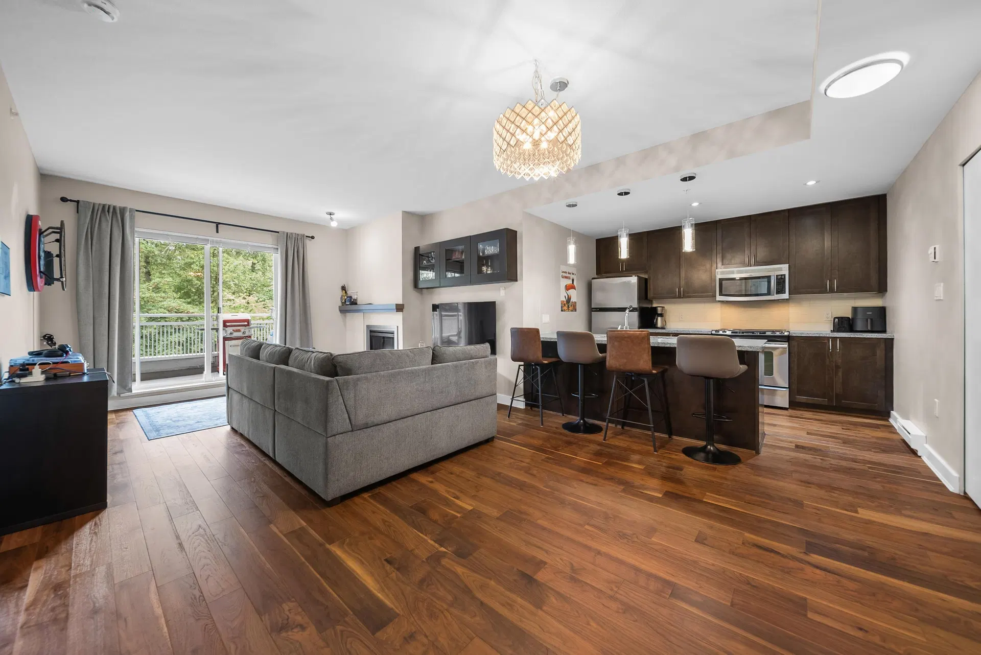 Photo 5 of 22 at #407 – 2368 Marpole Avenue