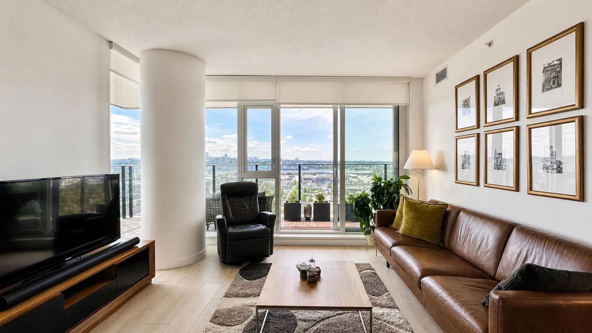 Photo 5 of 28 at #1803 – 1401 Hunter Street