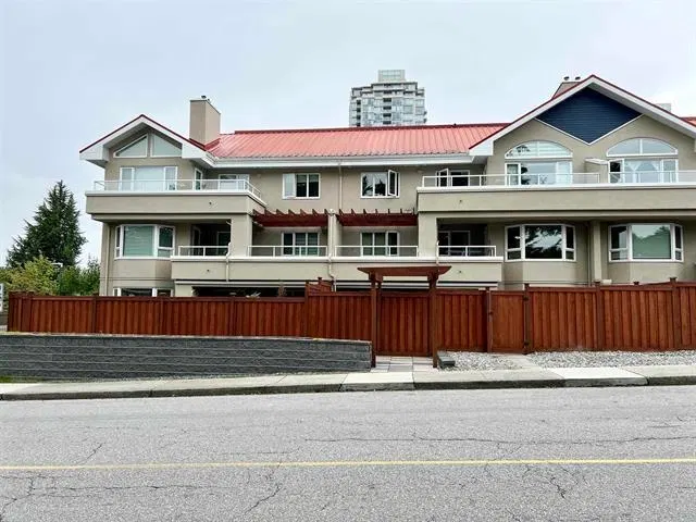 Photo 1 of 40 at #201 – 501 Cochrane Avenue