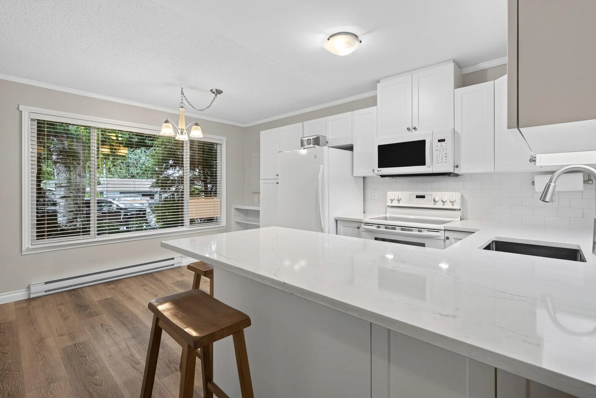Photo 5 of 34 at 2743 Sandon Drive
