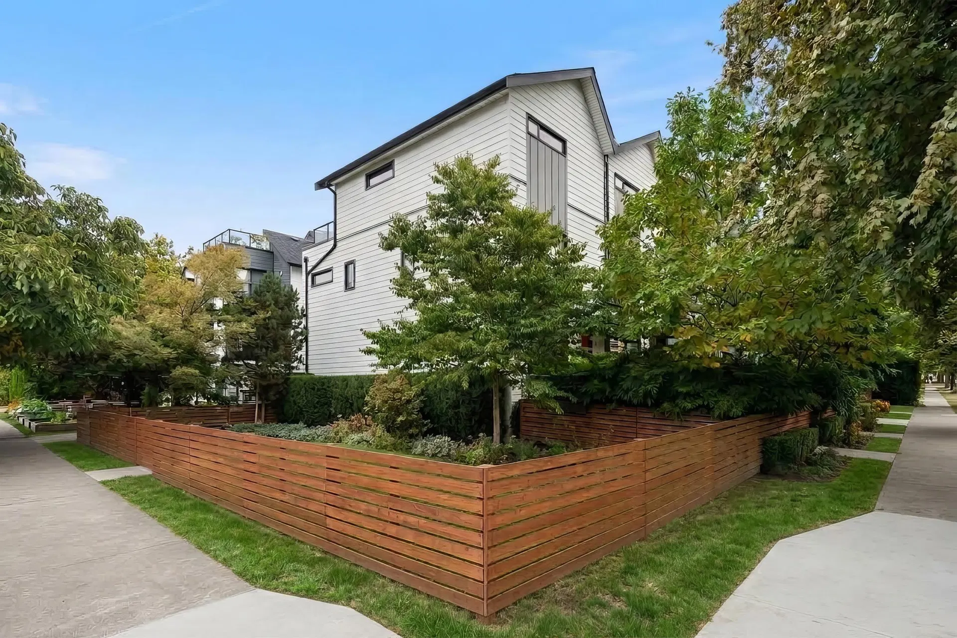 501 44th Avenue