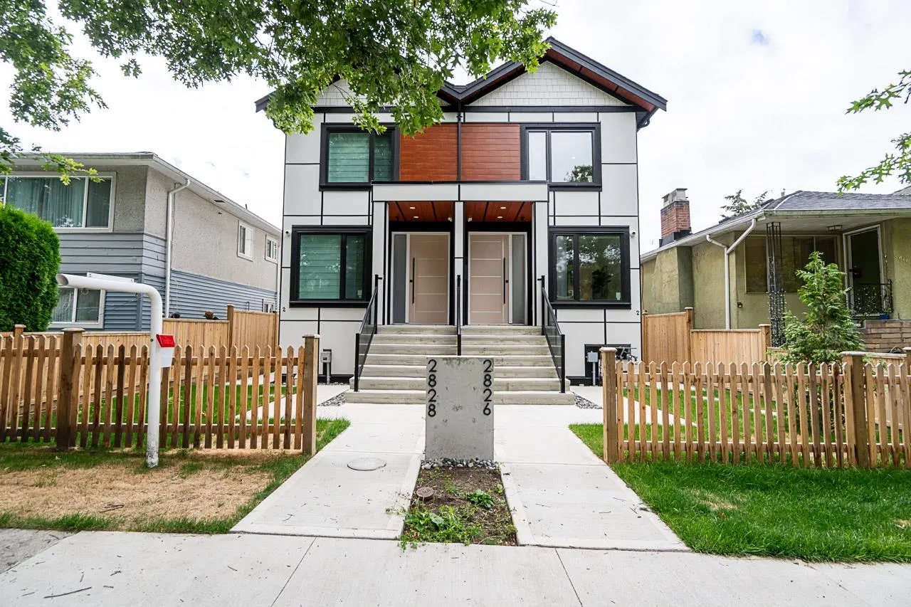 Photo 3 of 40 at 2826 Cheyenne Avenue