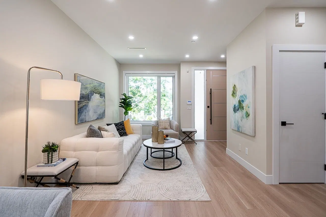 Photo 5 of 40 at 2826 Cheyenne Avenue
