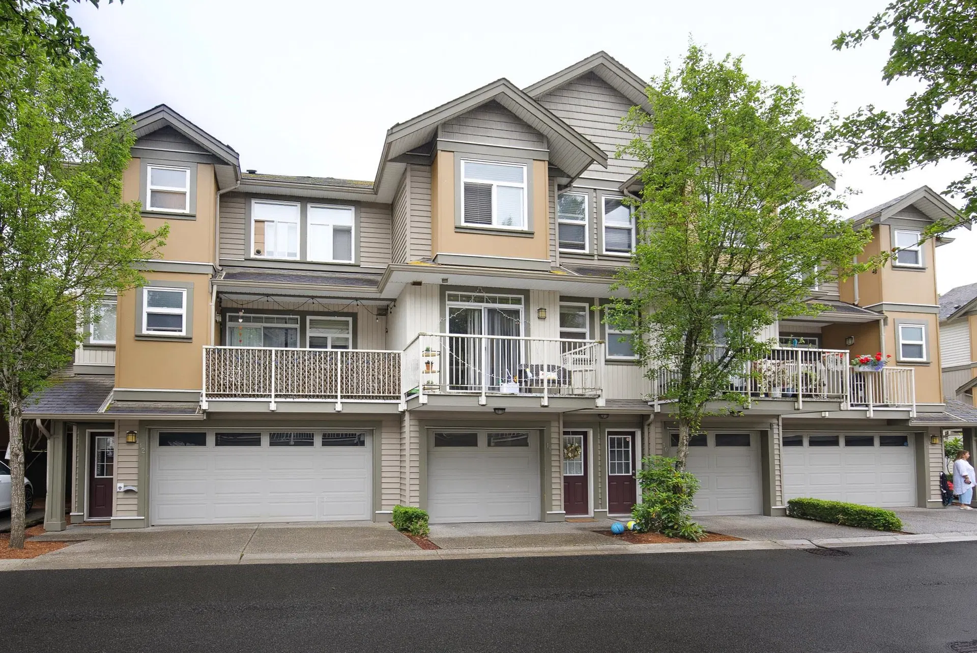 Photo 2 of 33 at #11 – 5623 Teskey Way